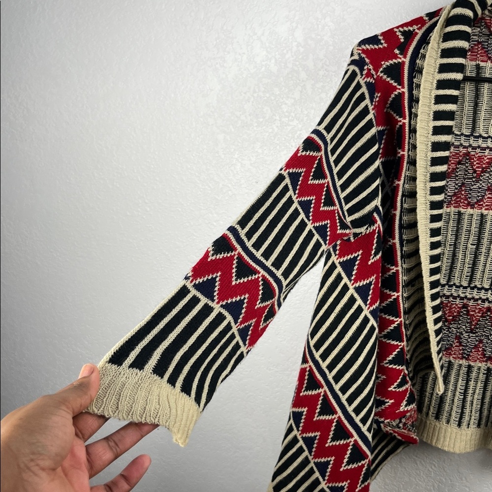 A Knitch Above Women’s Aztec Pattern Cardigan Southwestern Sz M Geo Knit Pattern - Picture 4 of 8